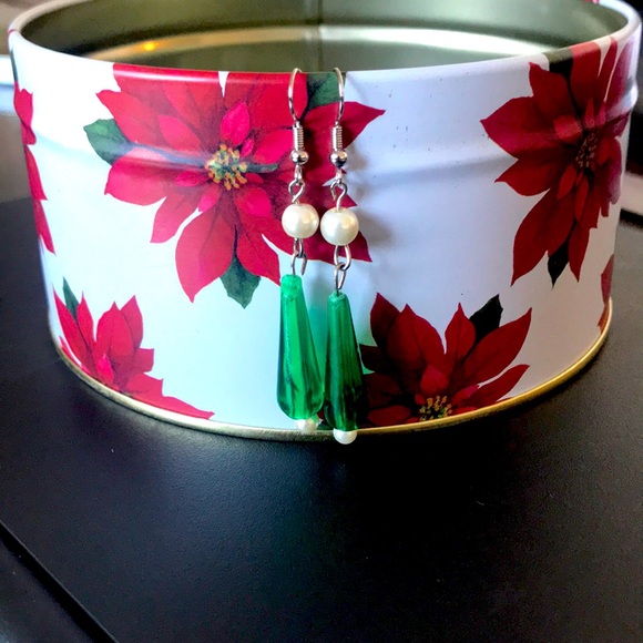 Earrings - Picture 1 of 1